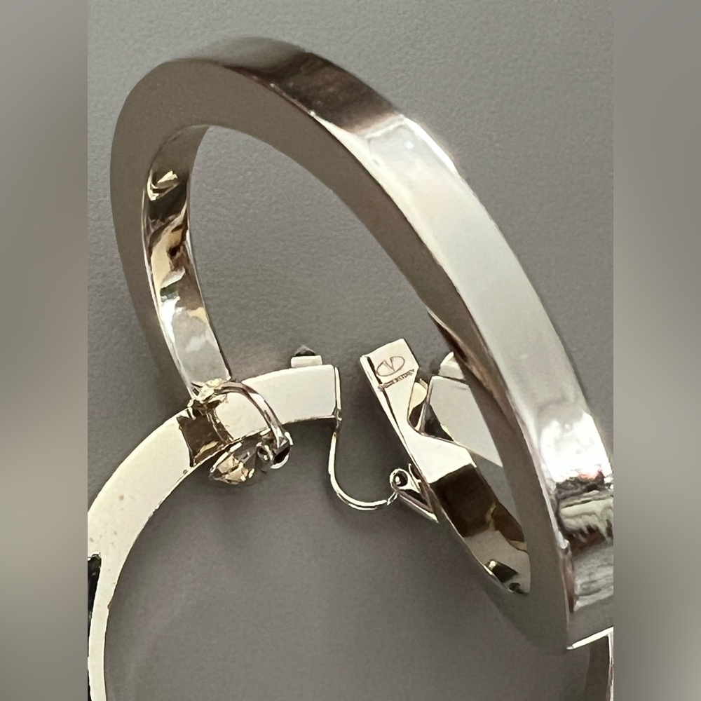 Valentino Garavani Gold Twist Clip Hoop Earrings - Picture 6 of 9